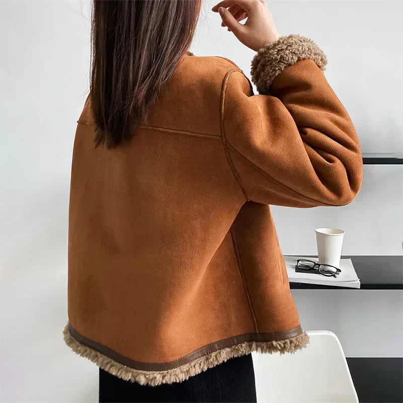 Carla| CHAQUETA DE CUERO CÁLIDA Y REFINADA
