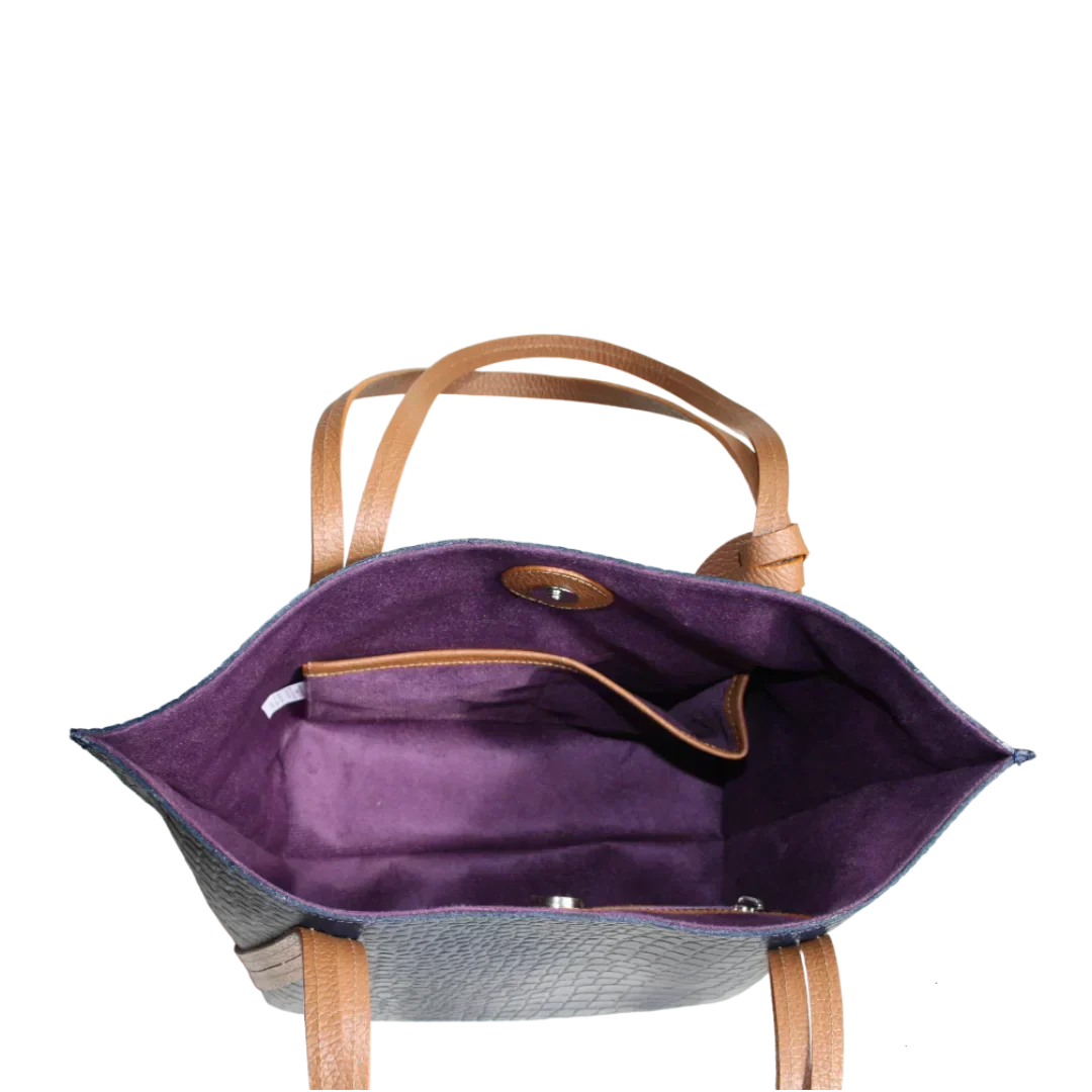 Bolso de mano de cuero para dama Eleonora en azul oscuro con diseño de reptil
