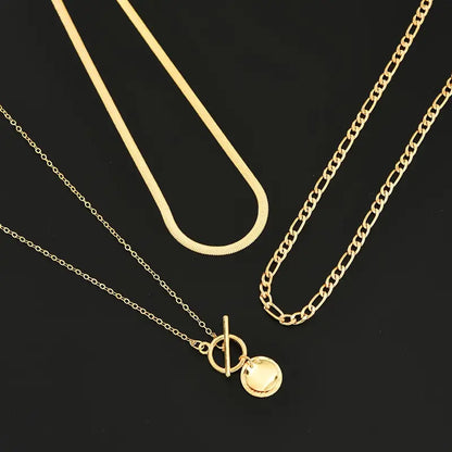 Collar de capas con monedas texturizadas Savira | Oro