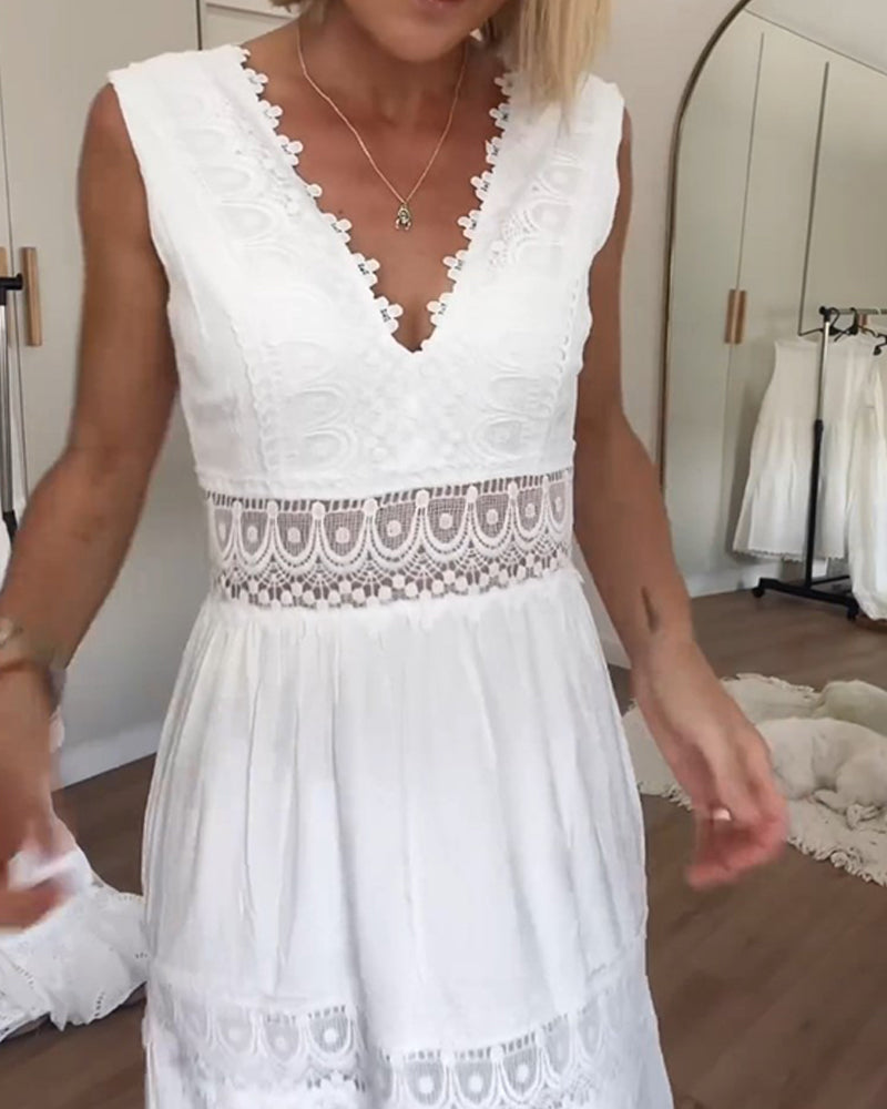 KIM™ | Vestido de encaje con escote en V