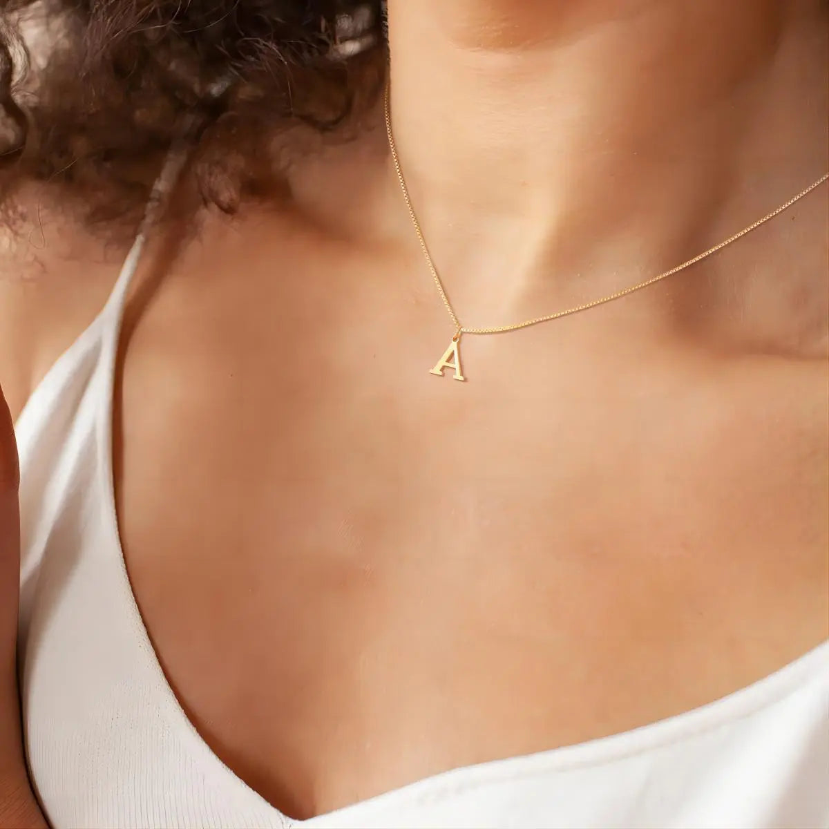 Collar con iniciales de letras de amor