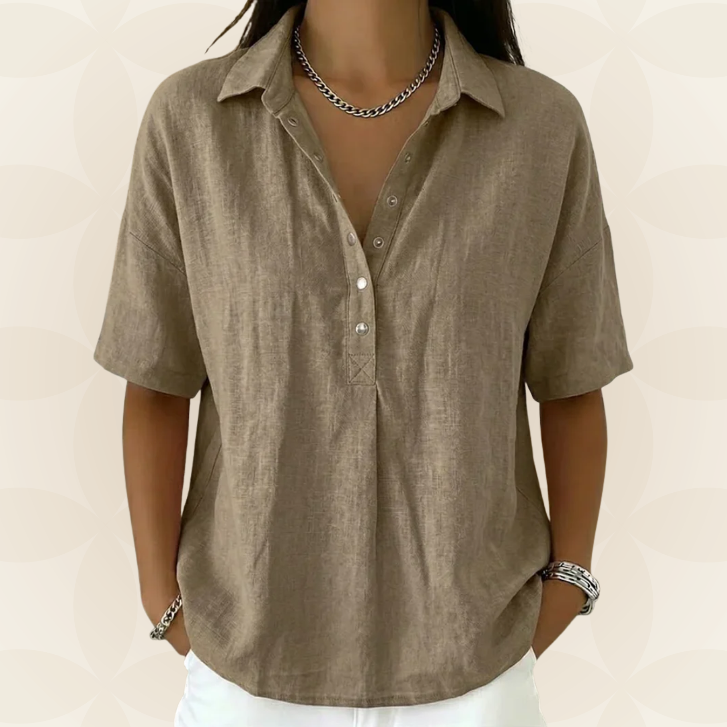 Sofía | Blusa con cuello y detalle de botón
