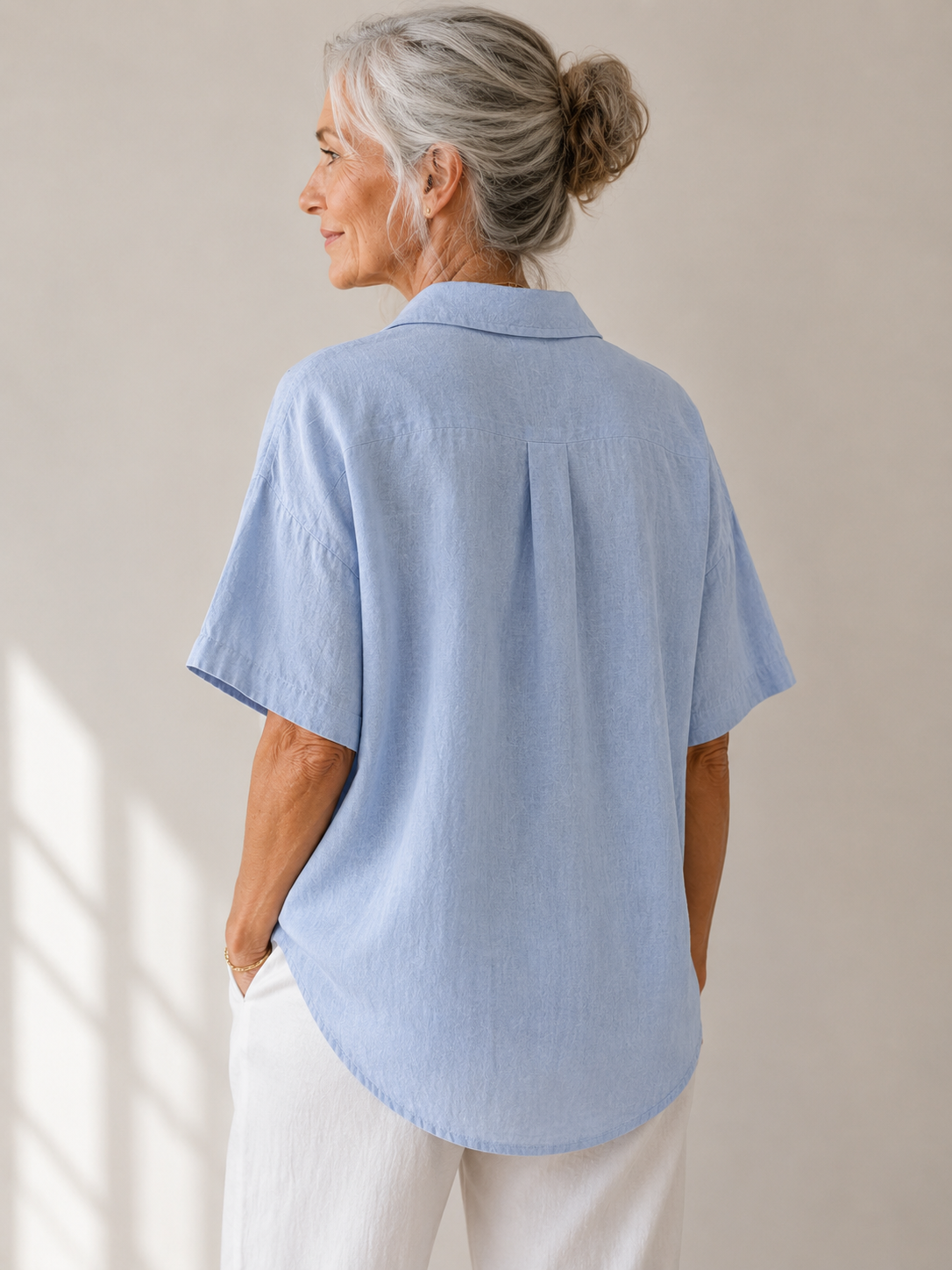 Sofía | Blusa con cuello y detalle de botón