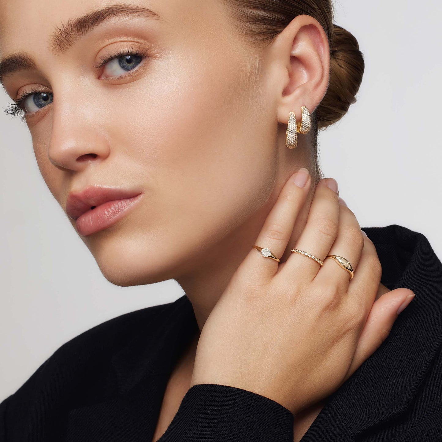 Anillo con diamante en cúpula | Oro