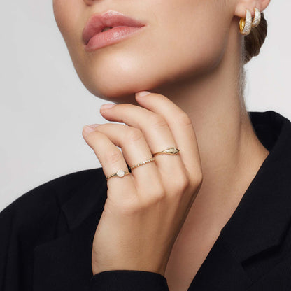 Anillo con diamante en cúpula | Oro
