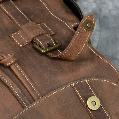Mochila de cuero espaciosa