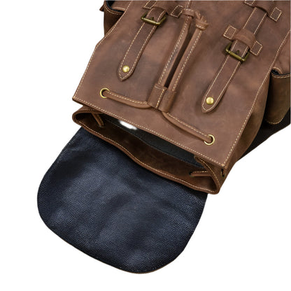 Mochila de cuero espaciosa