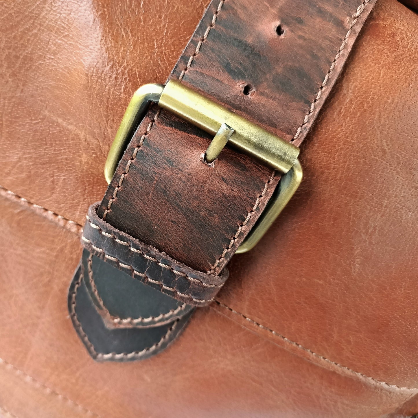 Rucksack de cuero marrón oscuro