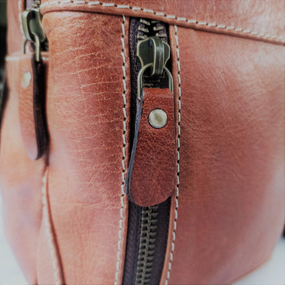 Mochila de cuero móvil