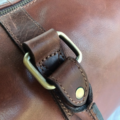 Bolso de viaje de cuero marrón