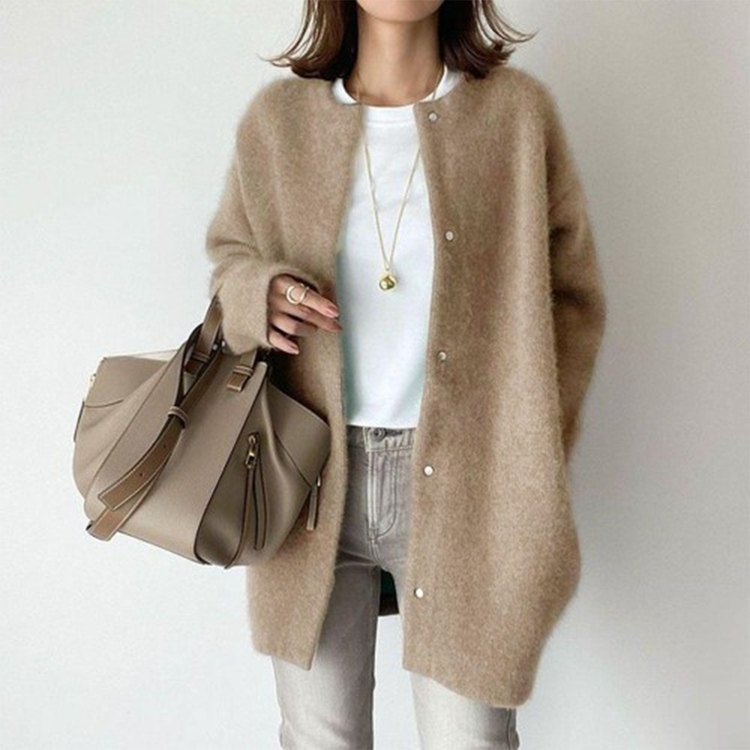 Chloé | Elegant Cardigan