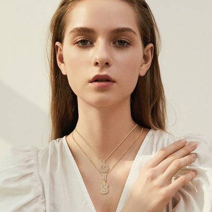 Collar con inicial incrustada | Oro