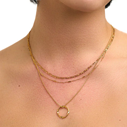 Collar de tres hilos con círculo abierto | Oro