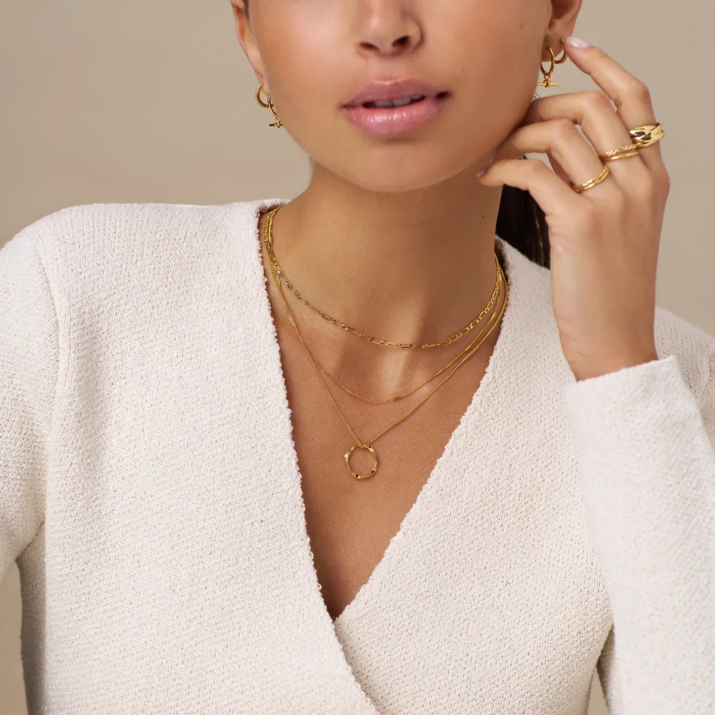 Collar de tres hilos con círculo abierto | Oro