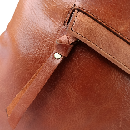 Rucksack de cuero marrón oscuro