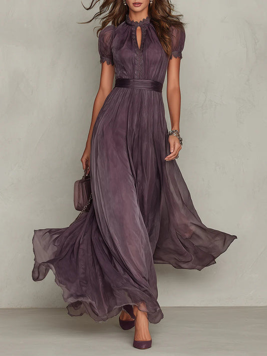 Flavia | Vestido largo morado con escote en forma de lágrima y borde de encaje de gasa