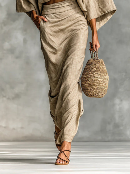 Julia | Conjunto Beige de Dos Piezas con Top de Manga Murciélago y Falda Larga para una Elegancia Sin Esfuerzo