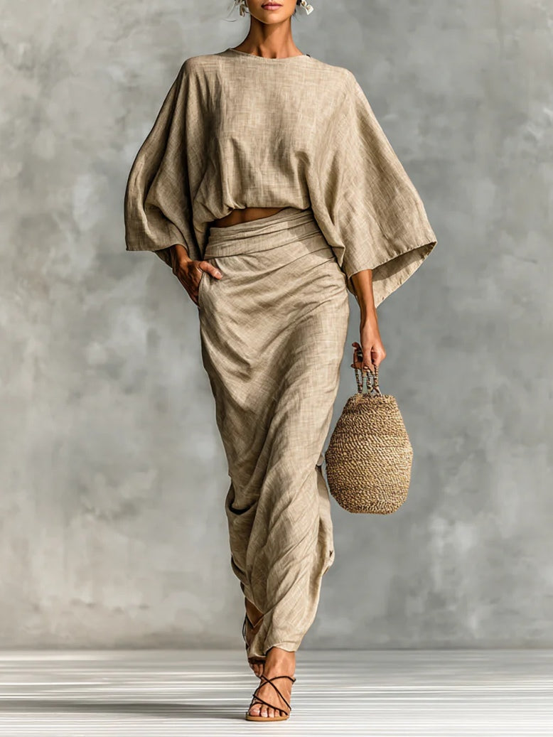 Julia | Conjunto Beige de Dos Piezas con Top de Manga Murciélago y Falda Larga para una Elegancia Sin Esfuerzo