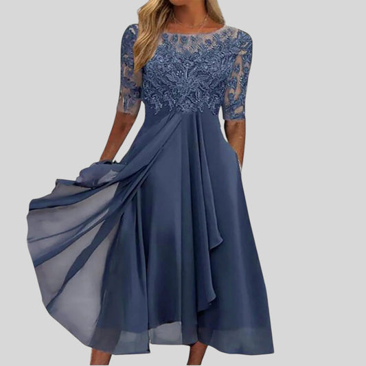 Zaria | El Halagador Vestido Midi de Encaje