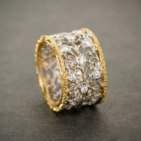MIKA | Anillo vintage con circonitas y diseño de hiedra